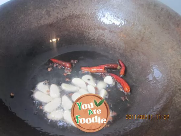 Fried white gourd in oil