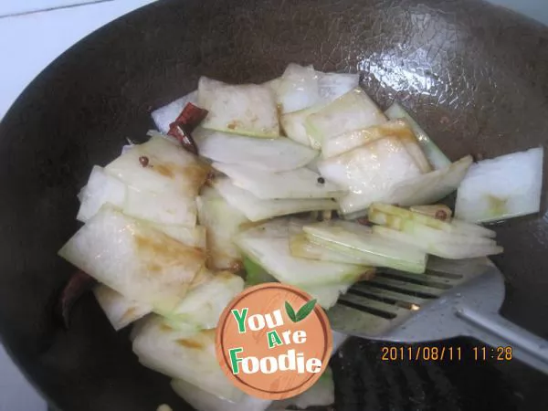 Fried white gourd in oil