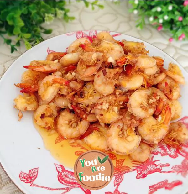 Fried shrimp with garlic