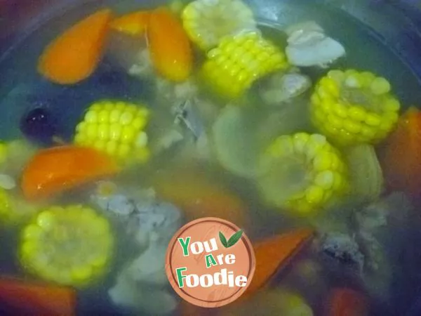 [health soup pot] carrot, corn and ribs soup