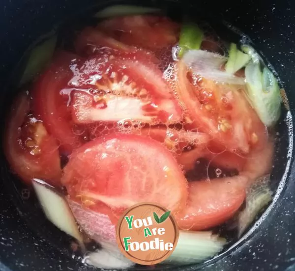 Tomato beef sour soup