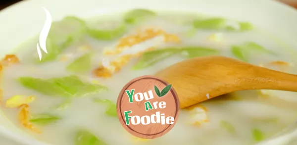 Loofah fried egg soup