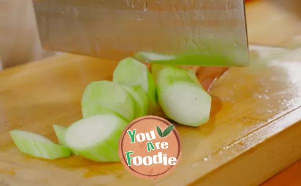 Loofah fried egg soup