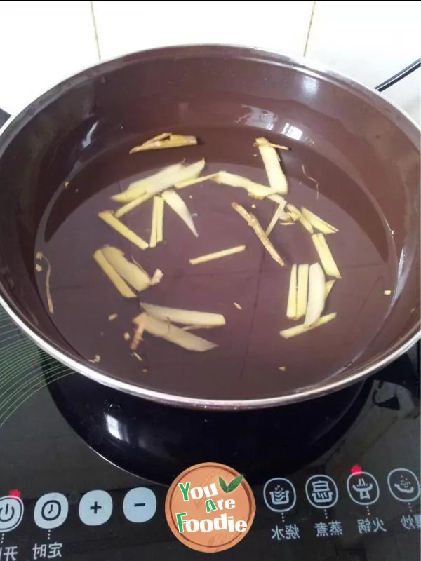 Brown sugar medlar ginger soup