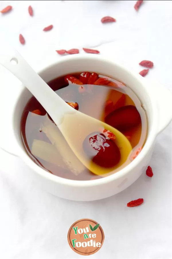 Brown sugar medlar ginger soup