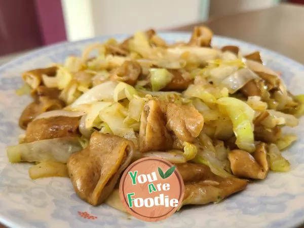 Stir fried pickled large intestine with cabbage