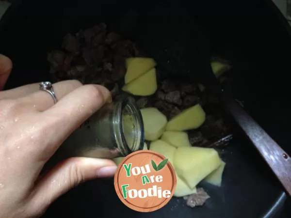 Winter dietary supplement --- Braised Beef Brisket with potatoes