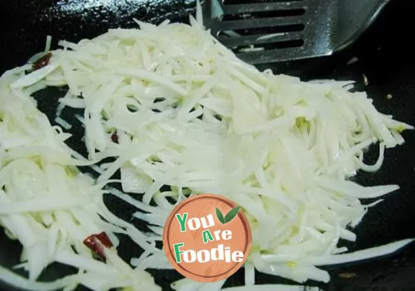 Fried shredded radish with beef