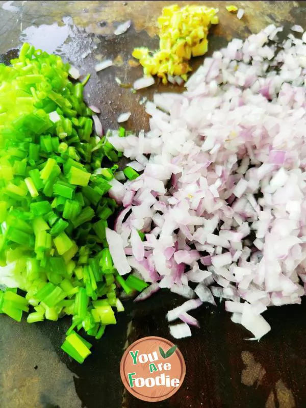 Chicken leg with scallion oil