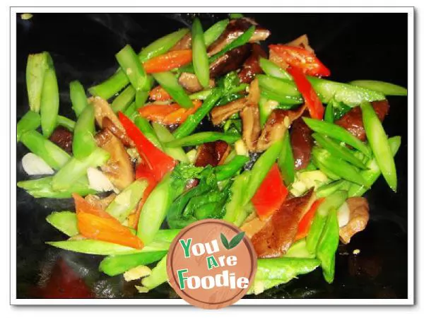 Fried broccoli with mushrooms