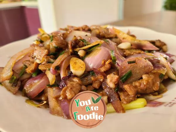 Stir fried mutton with cumin and onion
