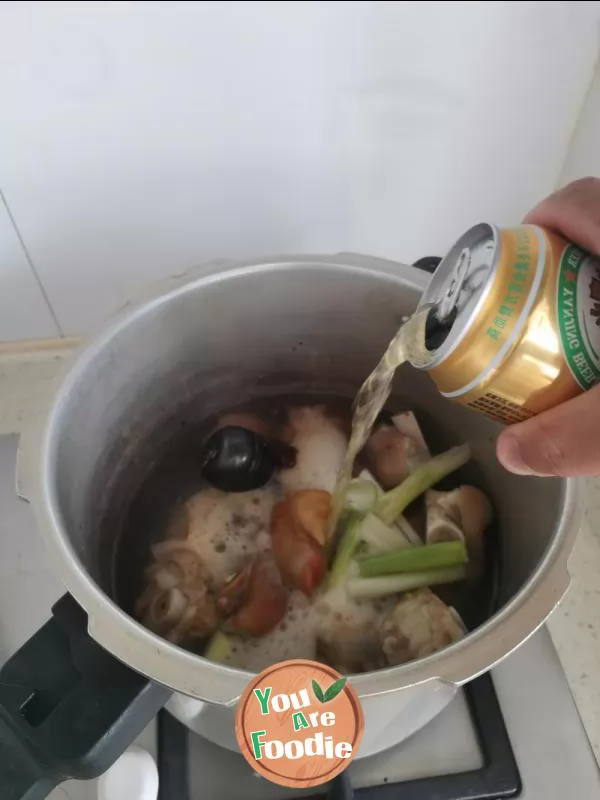 Spicy pig feet