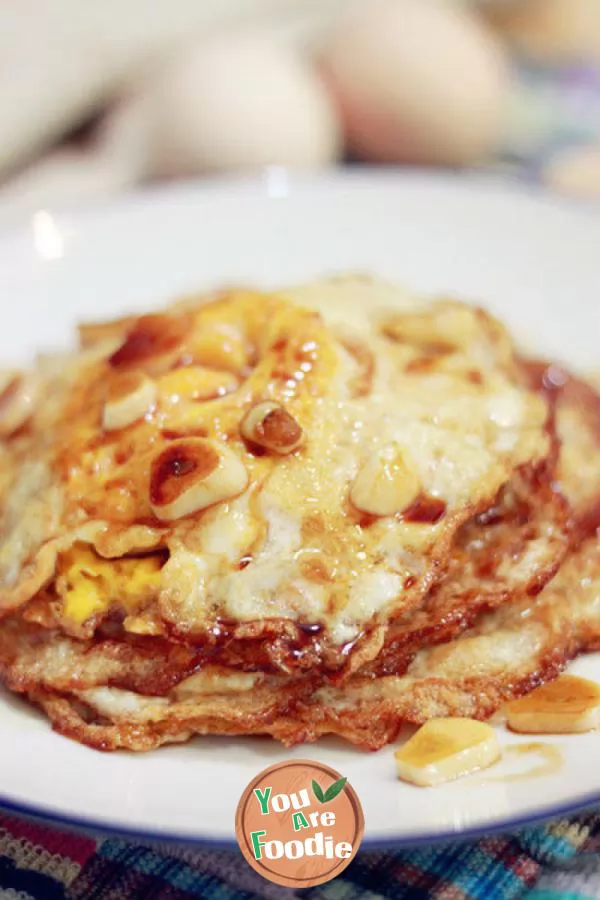 Fried egg with garlic