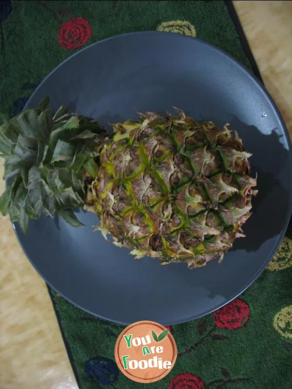 Fried rice with pineapple and chicken