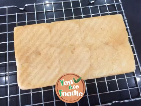 Golden toast roll, no duplicate in the morning of 365 days