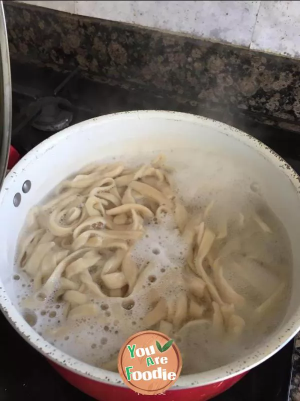 Fried meat noodles with green pepper