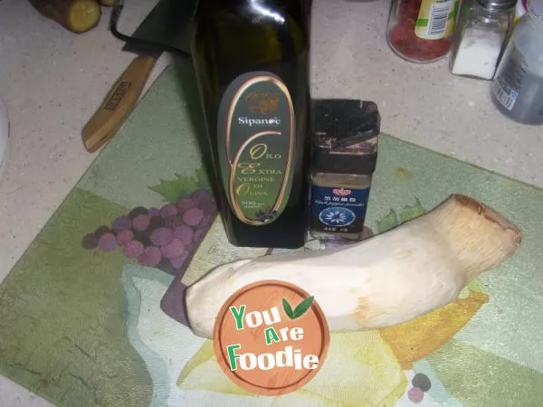 Pleurotus eryngii with black pepper and garlic