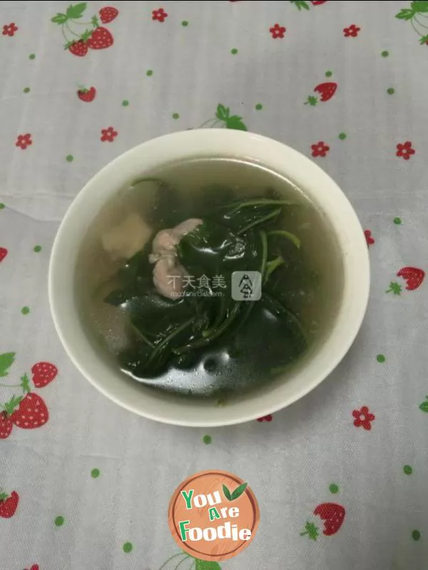 Chinese wolfberry leaf soup with lean meat