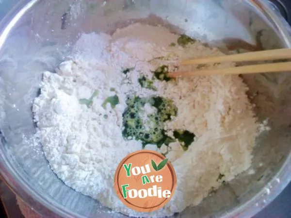 Full of love -- two color hand rolling noodles with meat sauce