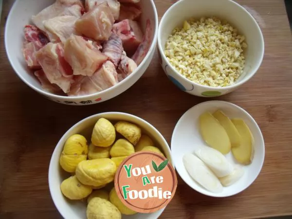 Home style tonic meal in golden autumn --- Chestnut Chicken Rice