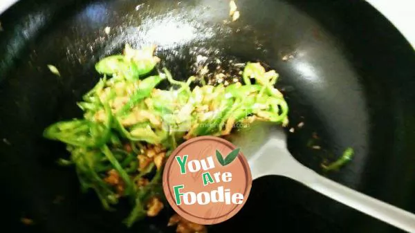 Sauteed Shredded Pork with Green Pepper