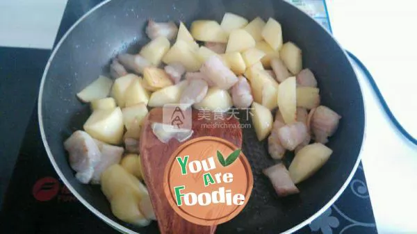 Stewed beans with potatoes