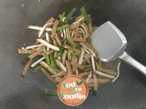 Dried green pepper