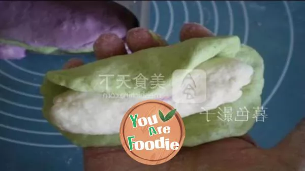 Mengmeng bear soup bread