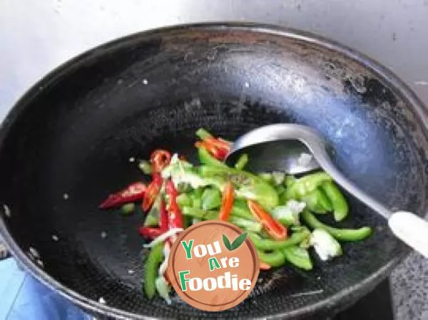 Towel gourd slices with pepper