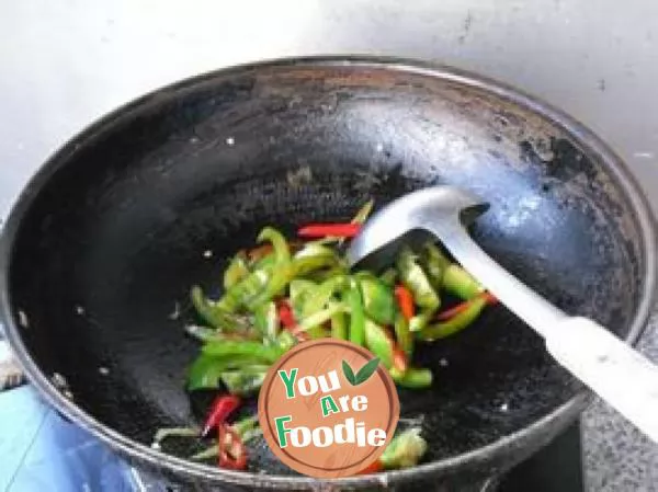 Towel gourd slices with pepper