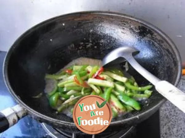 Towel gourd slices with pepper