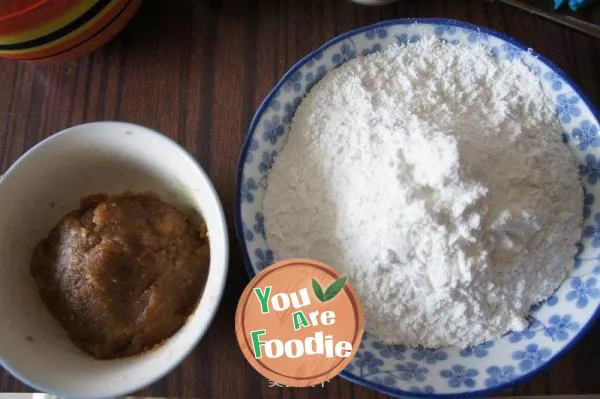 Steamed glutinous rice dumplings