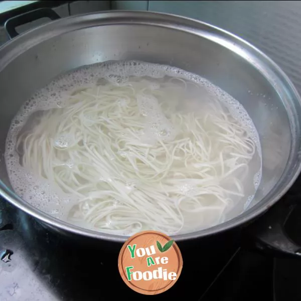 Towel gourd and egg noodles