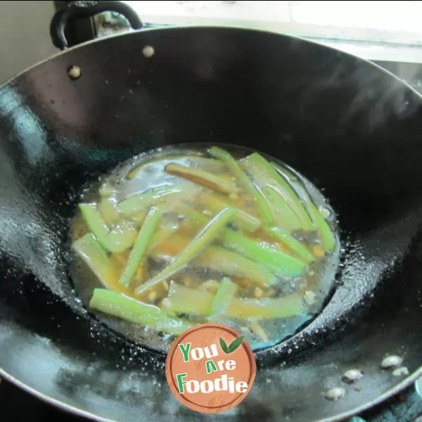 Towel gourd and egg noodles