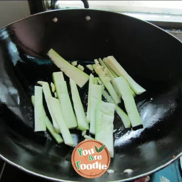 Towel gourd and egg noodles