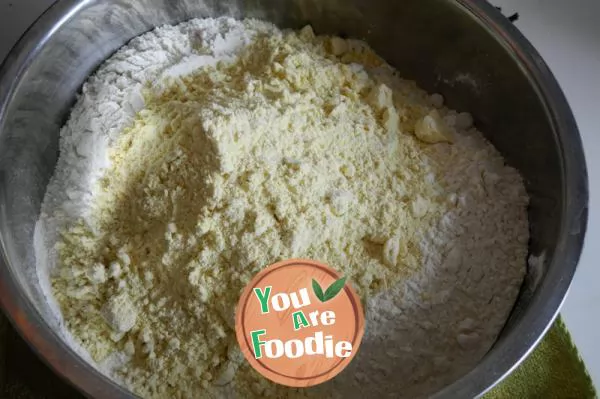 Corn flour and scallion rolls