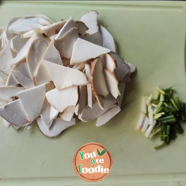 Fried Pleurotus eryngii with eggs
