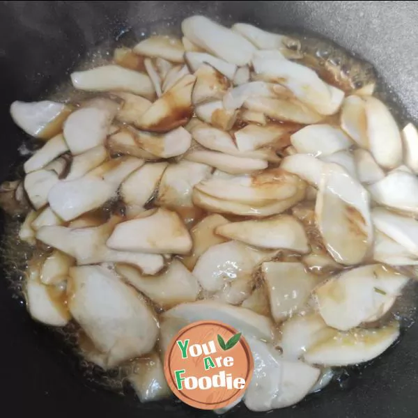 Fried Pleurotus eryngii with eggs