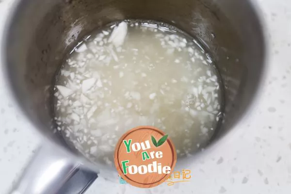 Supplement mushroom meat floss porridge for more than 9 months