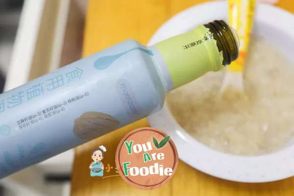 Supplement mushroom meat floss porridge for more than 9 months