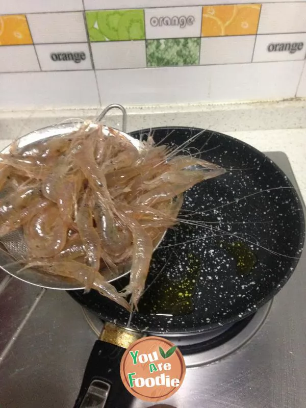 White shrimp with pepper and salt