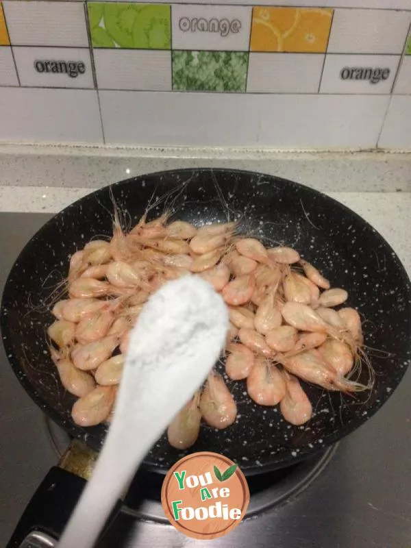 White shrimp with pepper and salt