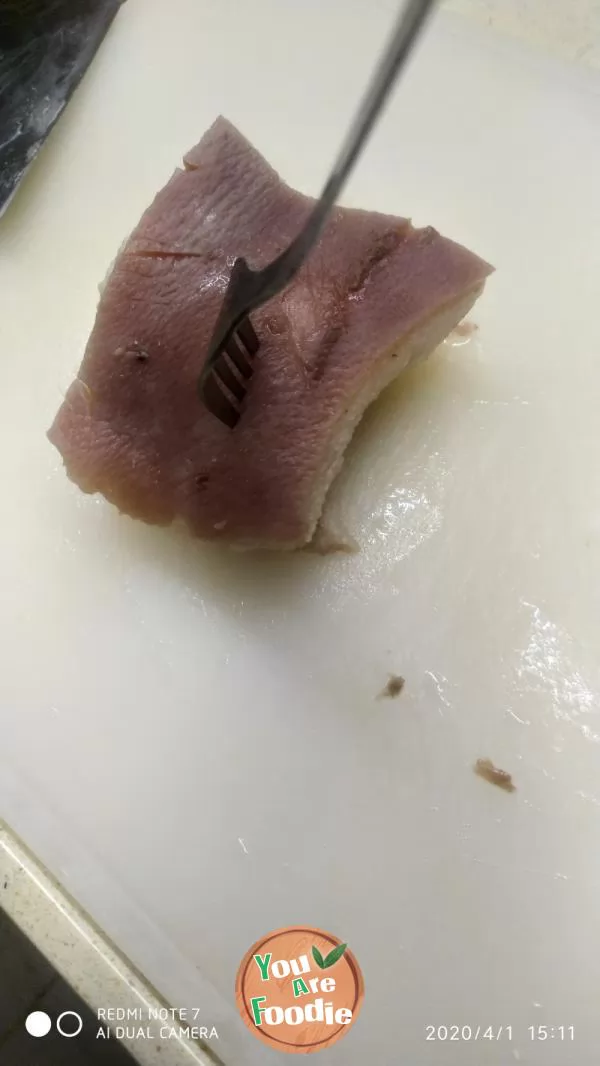 Fried pork with tiger skin