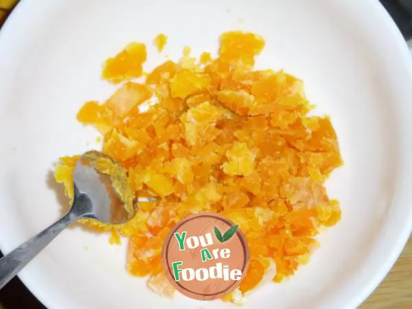 Egg-yolk pumpkin