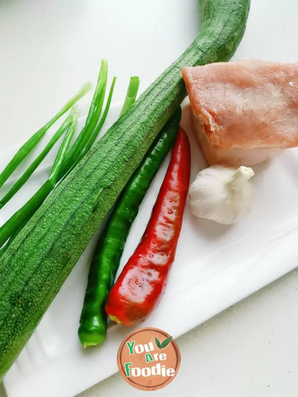 Fried towel gourd with sliced meat