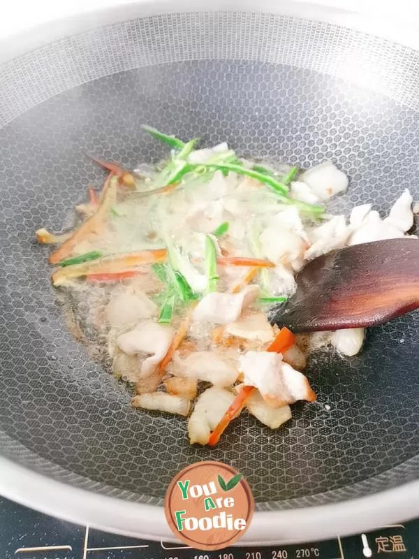 Fried towel gourd with sliced meat