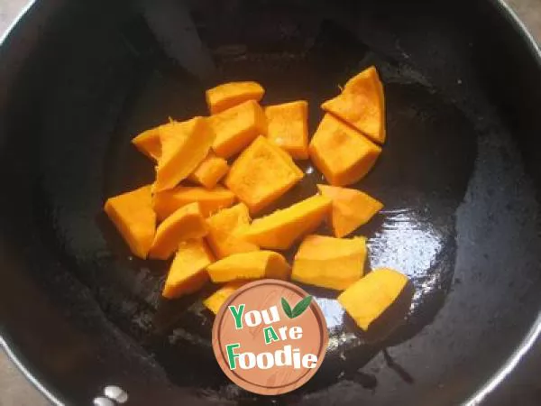 Braised spareribs with pumpkin