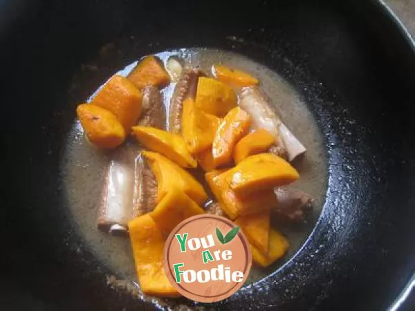 Braised spareribs with pumpkin