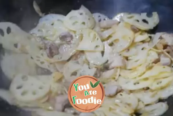 Fried pork with lotus root