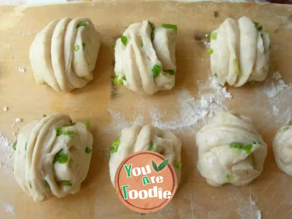Whole wheat chives rolls